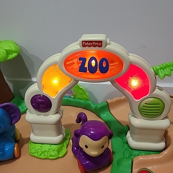 Fisher Price Amazing Animals Spinnin' Around Musical Zoo Playset WORKS - Picture 6 of 14